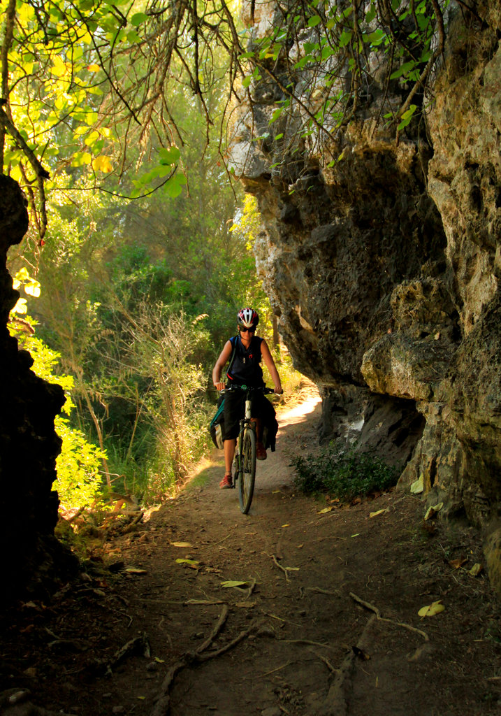 Menorca - Camino de caballos on bike 01