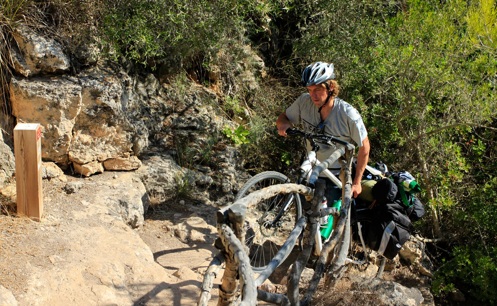 Menorca - Camino de caballos on bike 02