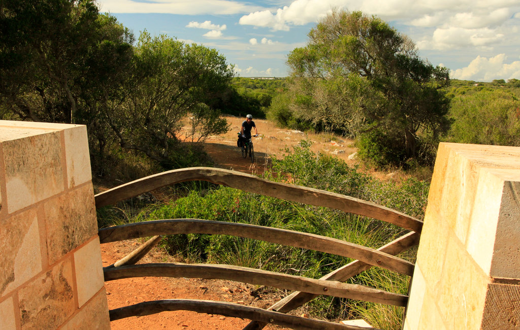 Menorca - Camino de caballos on bike 06