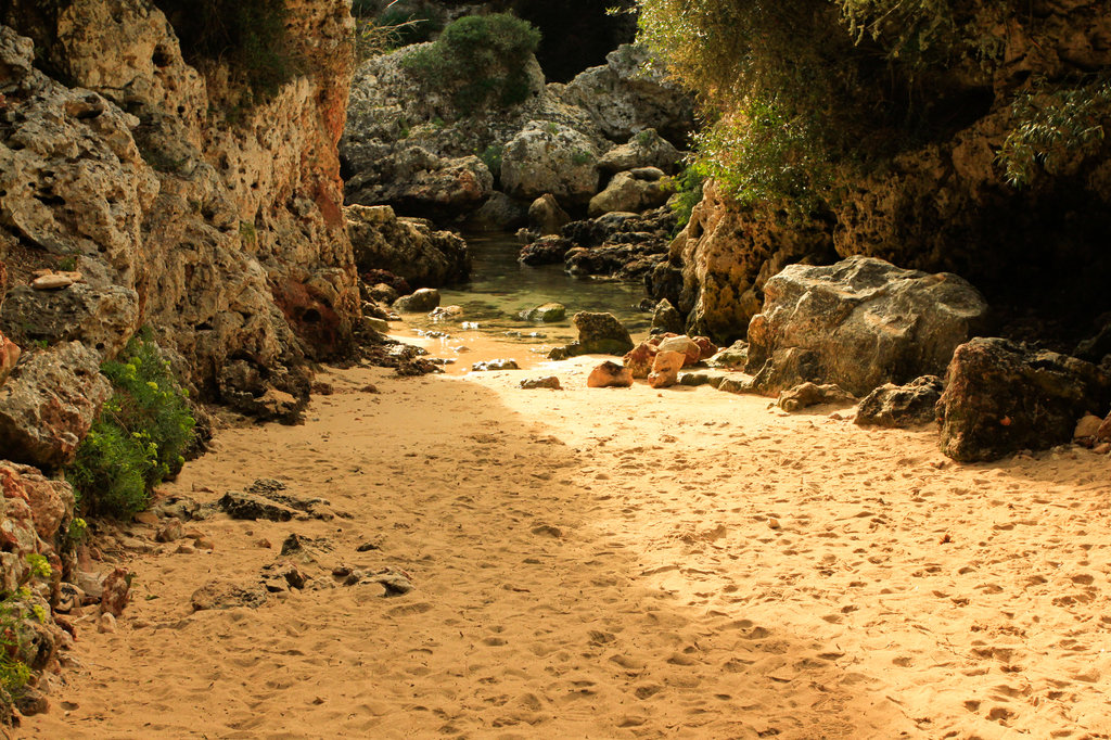 Menorca - Caló des Rafalet 01