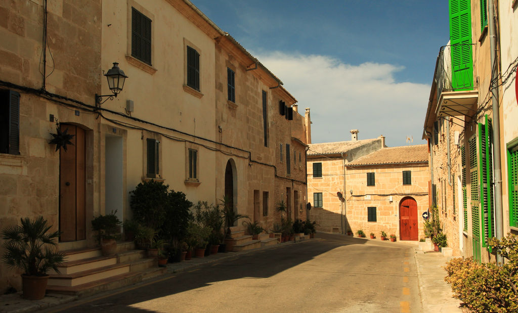 Alcudia´s alleys in the city centre