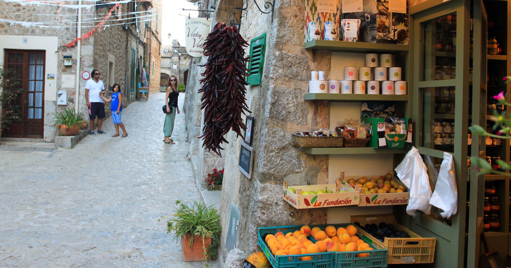 In the streets of Valldemosa