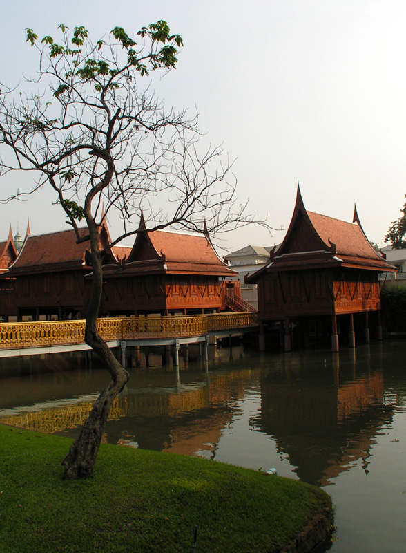 Thailand - Bangkok - a lake around Vimanmek Mansion