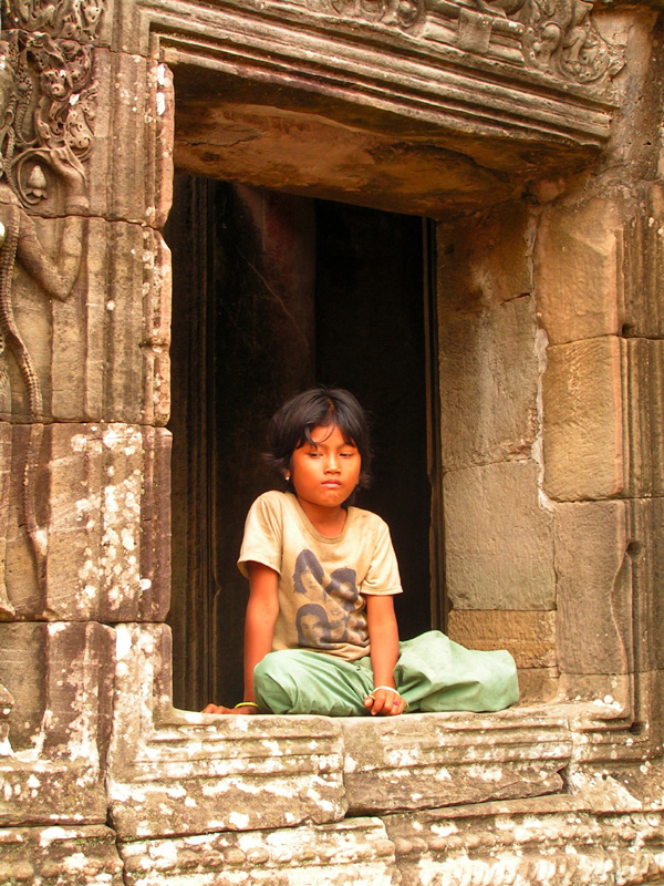 Cambodia - Local girl - Bayon Temple