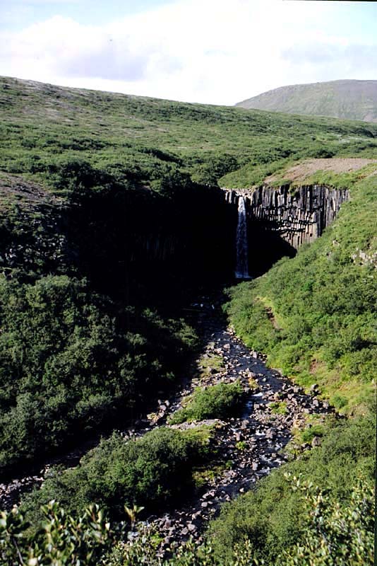 Svartifoss waterfall 01