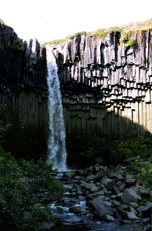 Svartifoss waterfall 02
