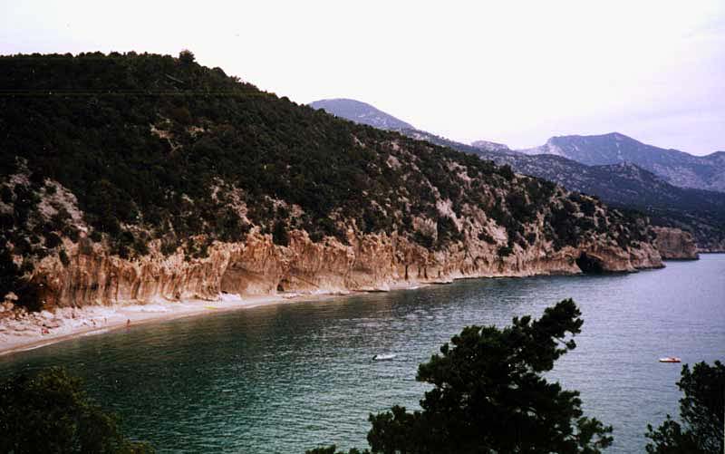 Cala di luna bay